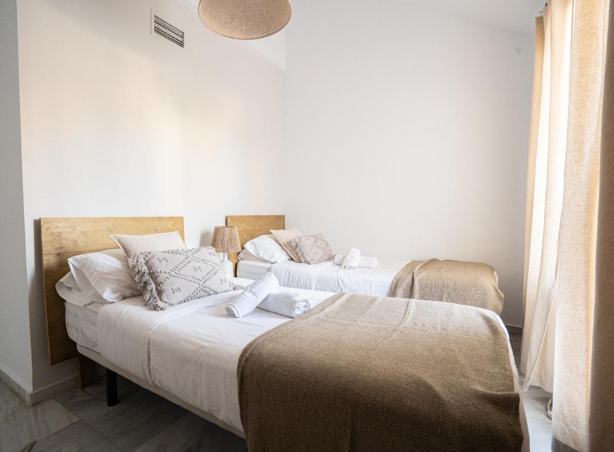 Stay U-Nique Apartments Plaza Constitucion Malaga Ngoại thất bức ảnh